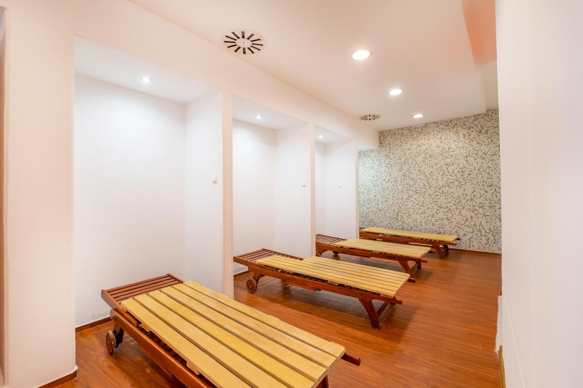 Myflat Club 218 Gold II Wellness Apartment Siófok Buitenkant foto