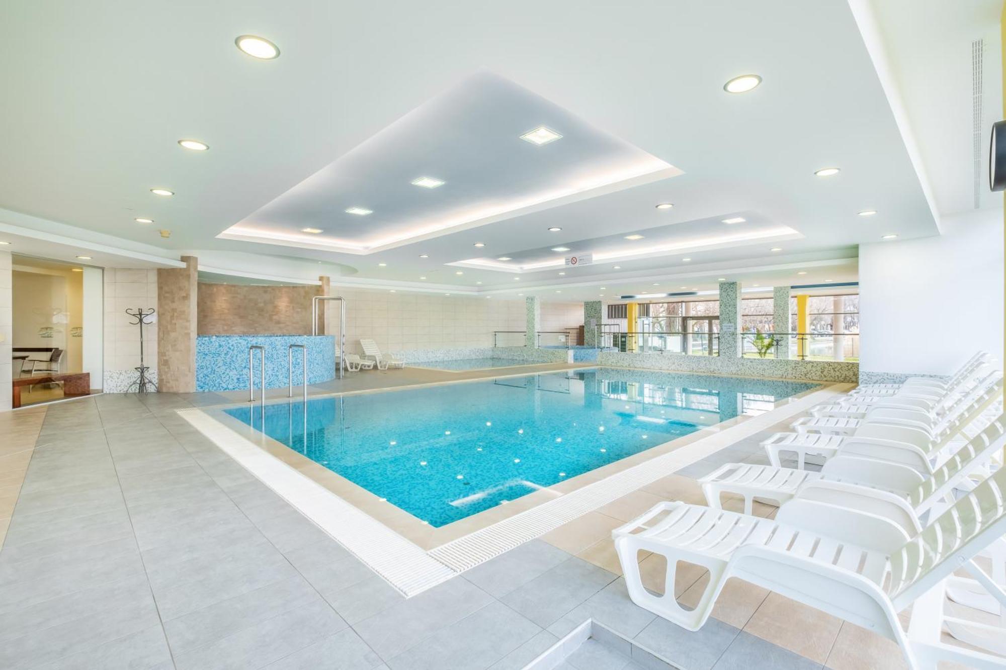 Myflat Club 218 Gold II Wellness Apartment Siófok Buitenkant foto