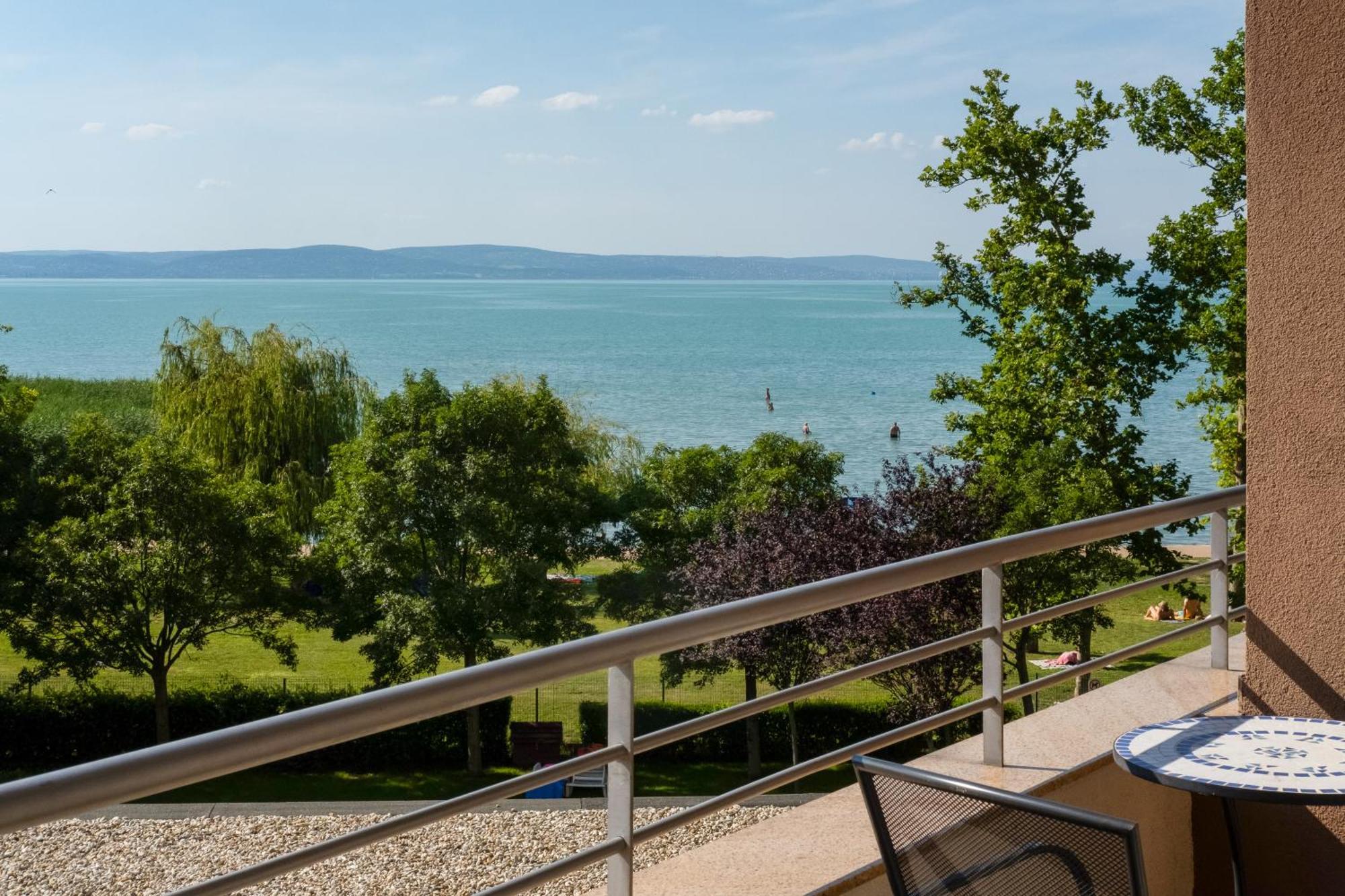 Myflat Club 218 Gold II Wellness Apartment Siófok Buitenkant foto